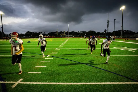 Friday Night Lights — Sa75629